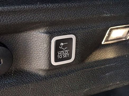 Used 2023 Jeep Grand Cherokee L Altitude image 37