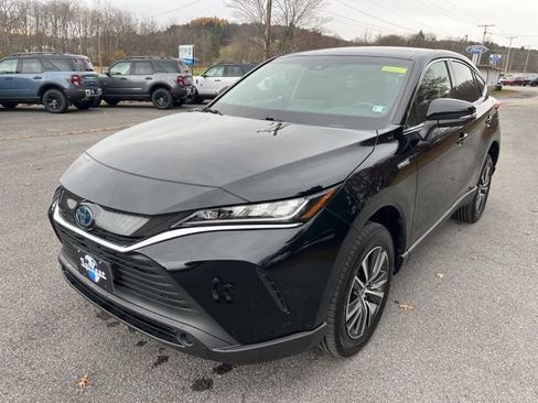 Used 2021 Toyota Venza LE image 9