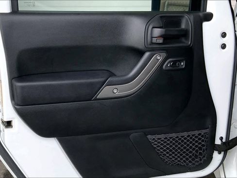 Used 2018 Jeep Wrangler Sport image 21