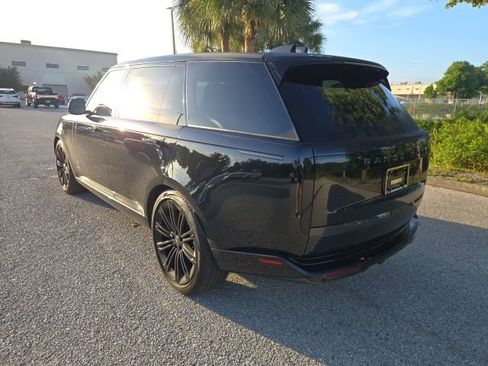 Used 2024 Land Rover Range Rover Long Wheelbase SE AWD/4WD image 3