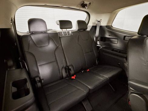 Used 2025 Kia Telluride EX w/ EX Captain's Chair Package AWD/4WD image 29