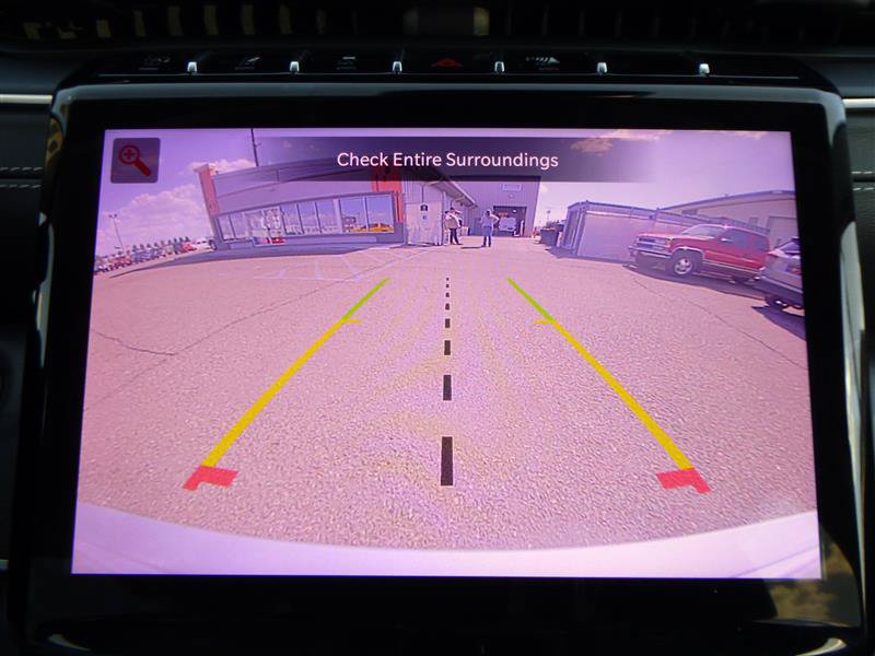 Used 2023 Jeep Grand Cherokee Limited AWD/4WD image 14