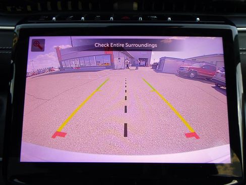 Used 2023 Jeep Grand Cherokee Limited image 14