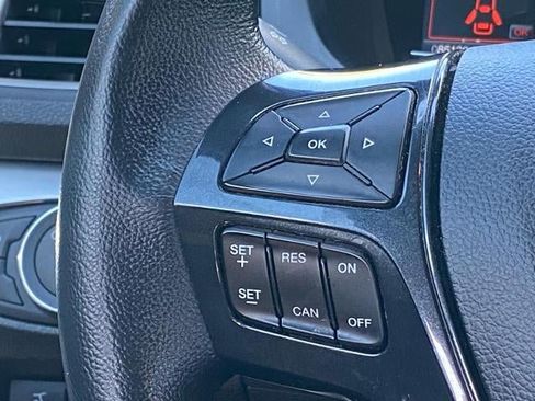 Used 2018 Ford Explorer XLT w/ Equipment Group 202A AWD/4WD image 8