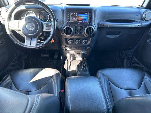 Used 2018 Jeep Wrangler Unlimited Sahara image 10