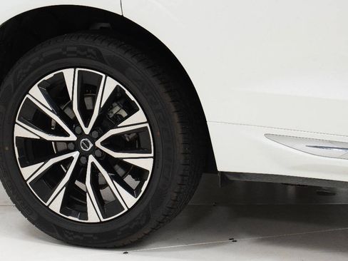 Used 2023 Volvo XC60 B5 Plus AWD/4WD image 63