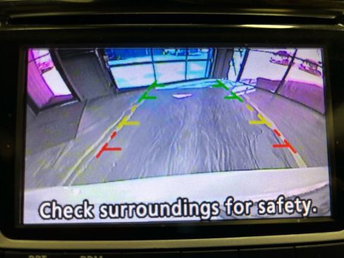 Used 2015 Nissan Versa Note SR w/ SR Convenience Package image 14