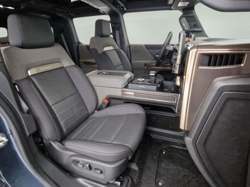 New 2025 GMC Hummer EV 2X w/ LPO, Dark Essentials Package AWD/4WD image 11
