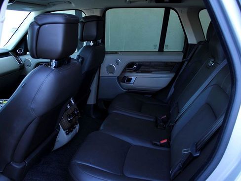 Used 2018 Land Rover Range Rover Supercharged image 19