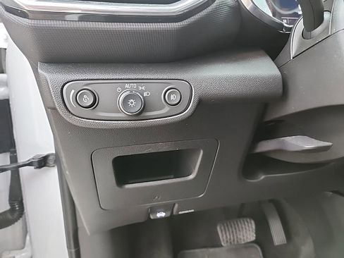 Certified 2022 Chevrolet TrailBlazer LT w/ Convenience Package FWD image 14
