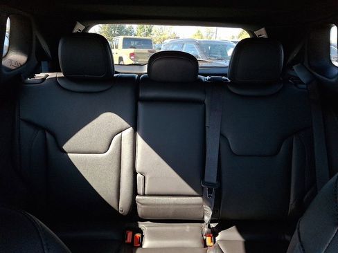 New 2025 Jeep Compass Limited w/ Sun & Sound Group image 14