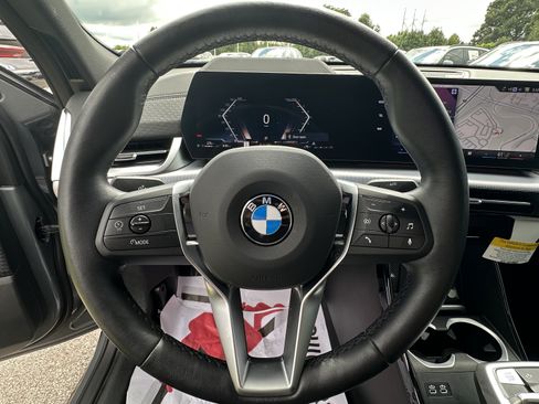 Used 2025 BMW X2 xDrive28i w/ Technology Package AWD/4WD image 19