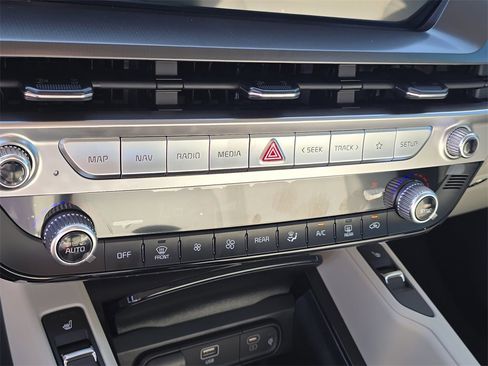 New 2025 Kia Telluride S image 26