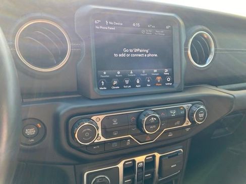 Used 2022 Jeep Wrangler Unlimited Sahara AWD/4WD image 16