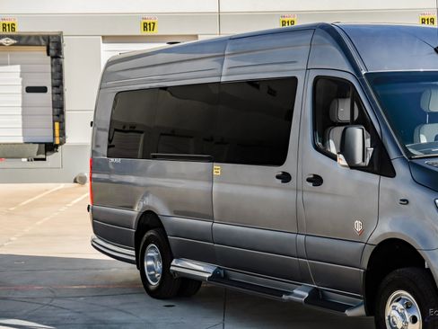 Used 2025 Mercedes-Benz Sprinter 3500 image 21