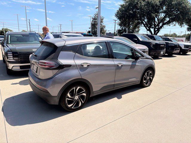 Used 2023 Chevrolet Bolt LT w/ Infotainment Package FWD image 3