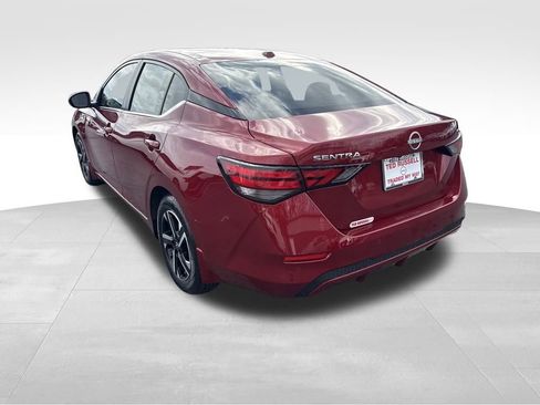 Used 2024 Nissan Sentra SV image 4