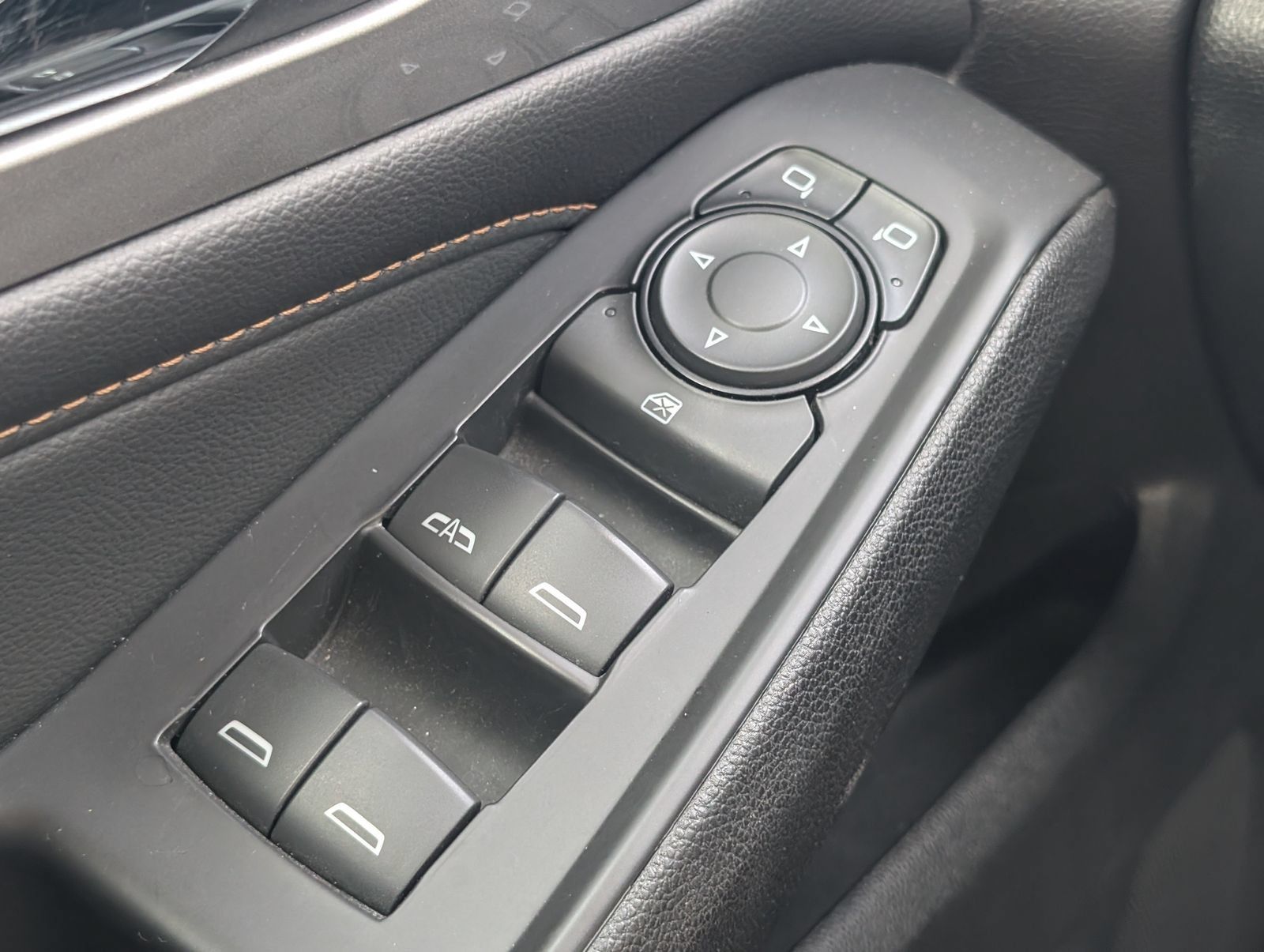 Used 2018 Chevrolet Traverse LT FWD image 14