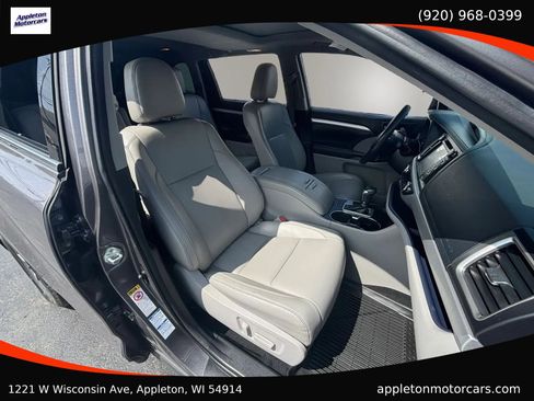 Used 2018 Toyota Highlander XLE AWD/4WD image 44