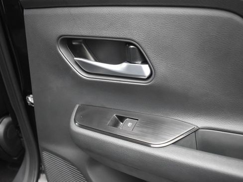 New 2026 Nissan Kicks SR FWD image 19