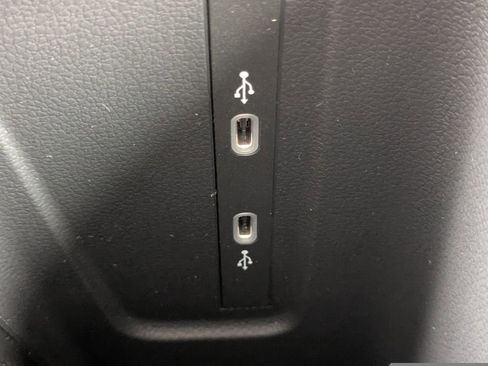 New 2026 Volkswagen Tiguan SE image 22