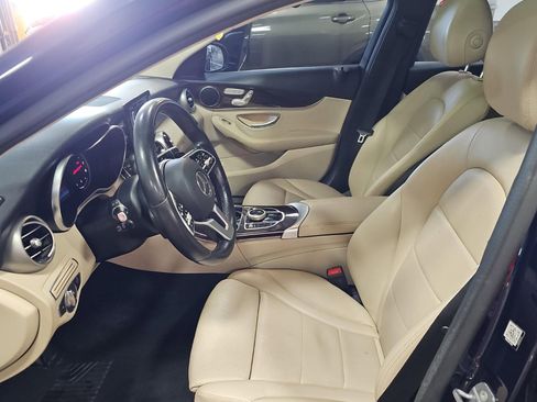 Used 2019 Mercedes-Benz C 300 4MATIC Sedan image 6