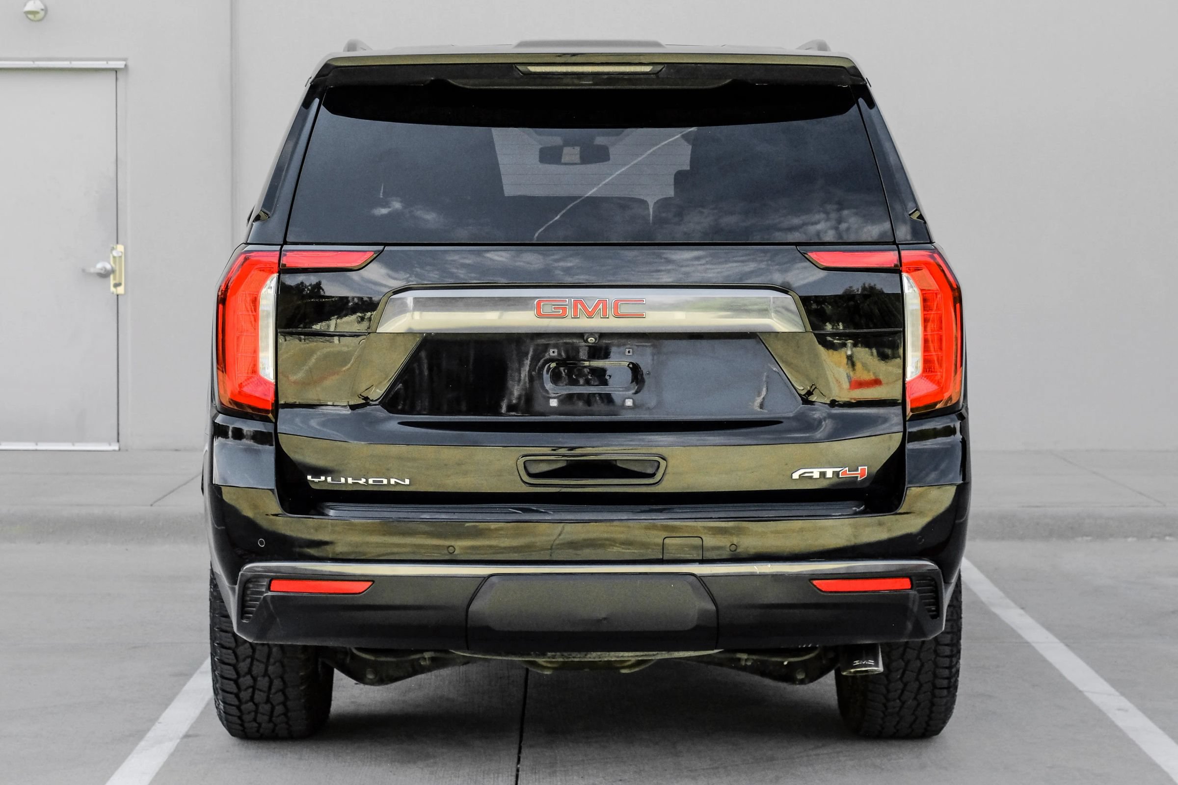 Used 2021 GMC Yukon AT4 w/ AT4 Premium Plus Package AWD/4WD image 15