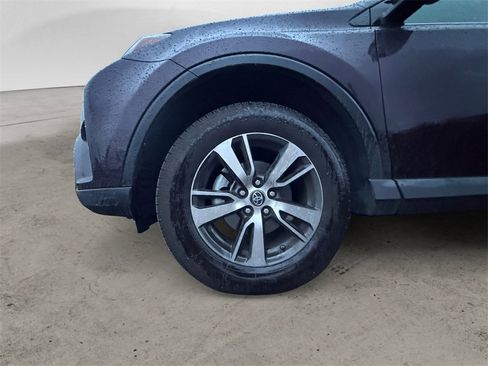 Used 2017 Toyota RAV4 XLE image 9