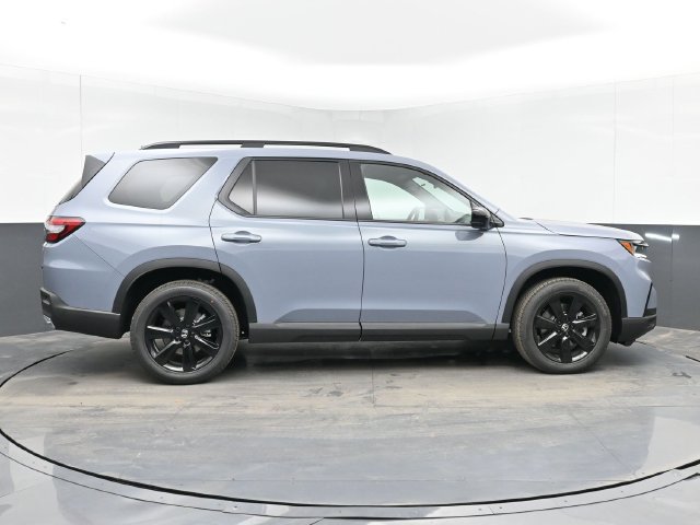Used 2025 Honda Pilot Black Edition image 11