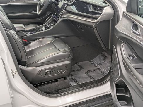 Used 2023 Jeep Grand Cherokee 4WD 4xe w/ Luxury Tech Group II image 24