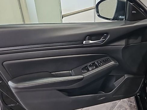 Used 2024 Nissan Altima 2.5 SV image 23