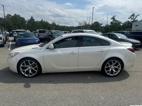 Used 2015 Buick Regal GS w/ Driver Confidence Package #2 FWD image 4