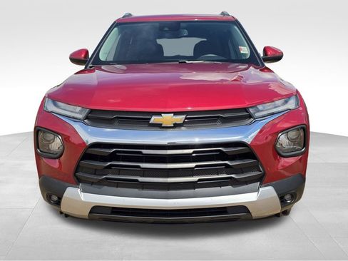 Used 2021 Chevrolet TrailBlazer LT w/ Convenience Package FWD image 3
