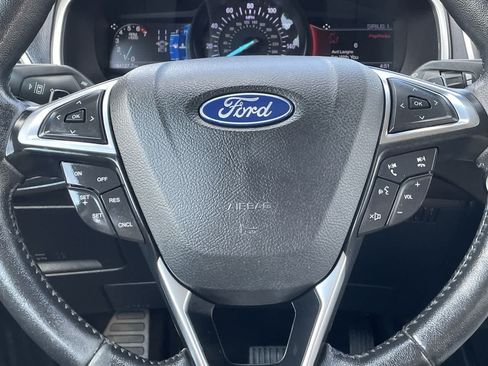 Used 2019 Ford Edge SEL w/ Equipment Group 201A AWD/4WD image 10