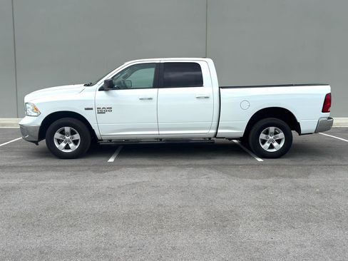 Used 2019 RAM 1500 Classic SLT AWD/4WD image 2
