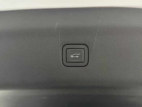 Used 2024 Buick Enclave Premium image 31