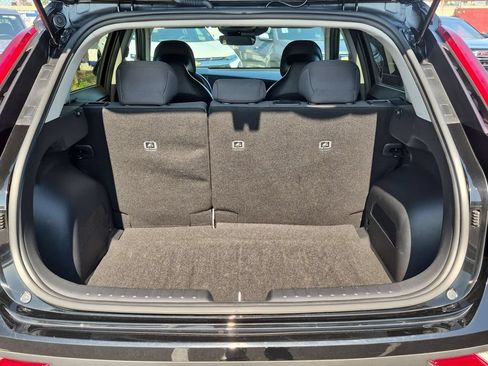 Used 2025 Kia Niro LX FWD image 28