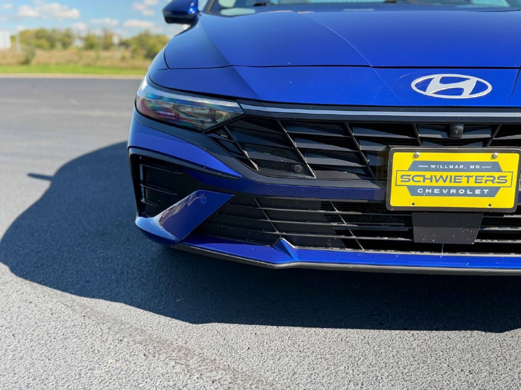 Used 2024 Hyundai Elantra Limited FWD image 4