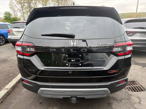 Used 2024 Honda Pilot TrailSport image 10