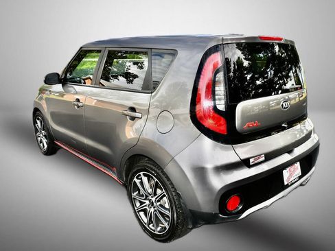 Used 2018 Kia Soul ! FWD image 5