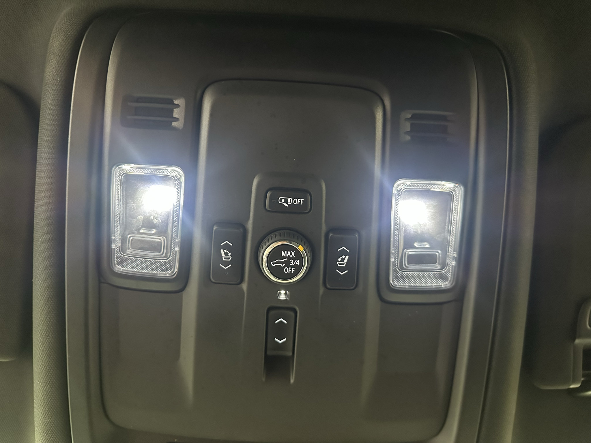 Used 2025 GMC Yukon Denali AWD/4WD image 34