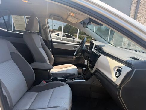 Used 2018 Toyota Corolla LE FWD image 13