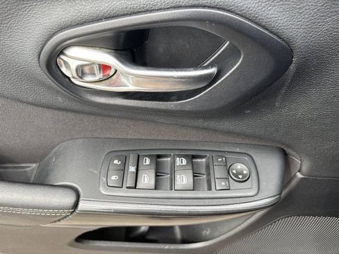 Used 2016 Jeep Cherokee Latitude w/ Comfort/Convenience Group AWD/4WD image 6