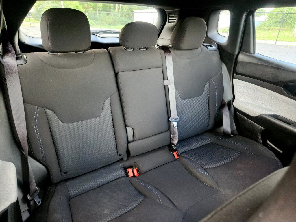 Used 2024 Jeep Compass Sport AWD/4WD image 37