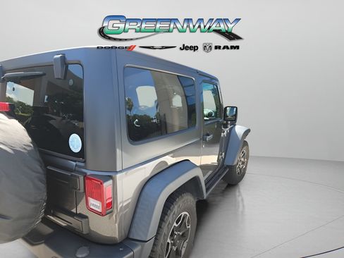 Used 2017 Jeep Wrangler Rubicon AWD/4WD image 7