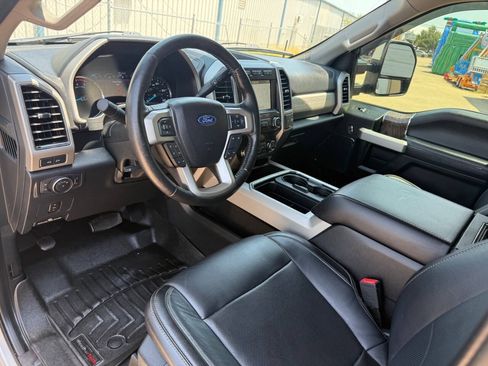 Used 2019 Ford F250 Lariat w/ Lariat Value Package AWD/4WD image 14