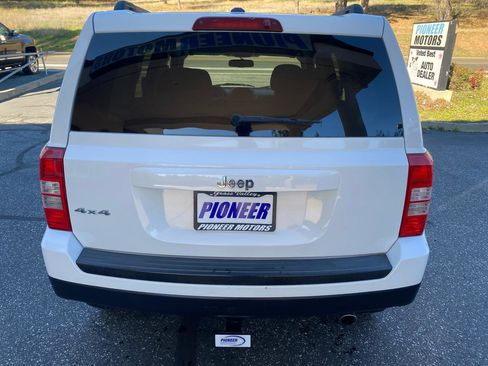 Used 2016 Jeep Patriot Sport w/ Power Value Group AWD/4WD image 7