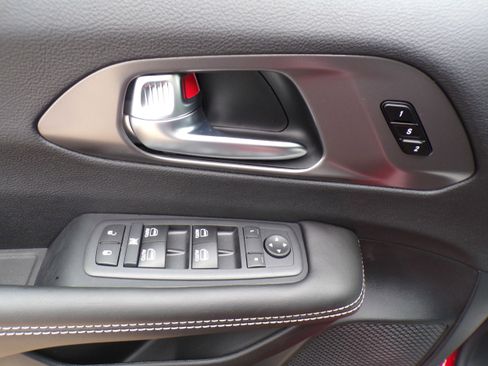 New 2026 Chrysler Pacifica Select image 14