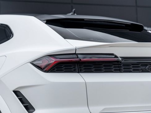 Used 2025 Lamborghini Urus SE image 11