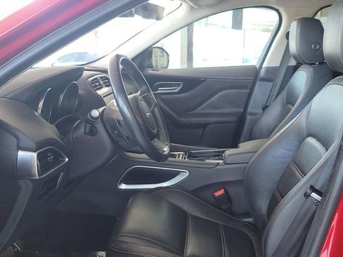 Used 2019 Jaguar F-PACE Prestige image 9
